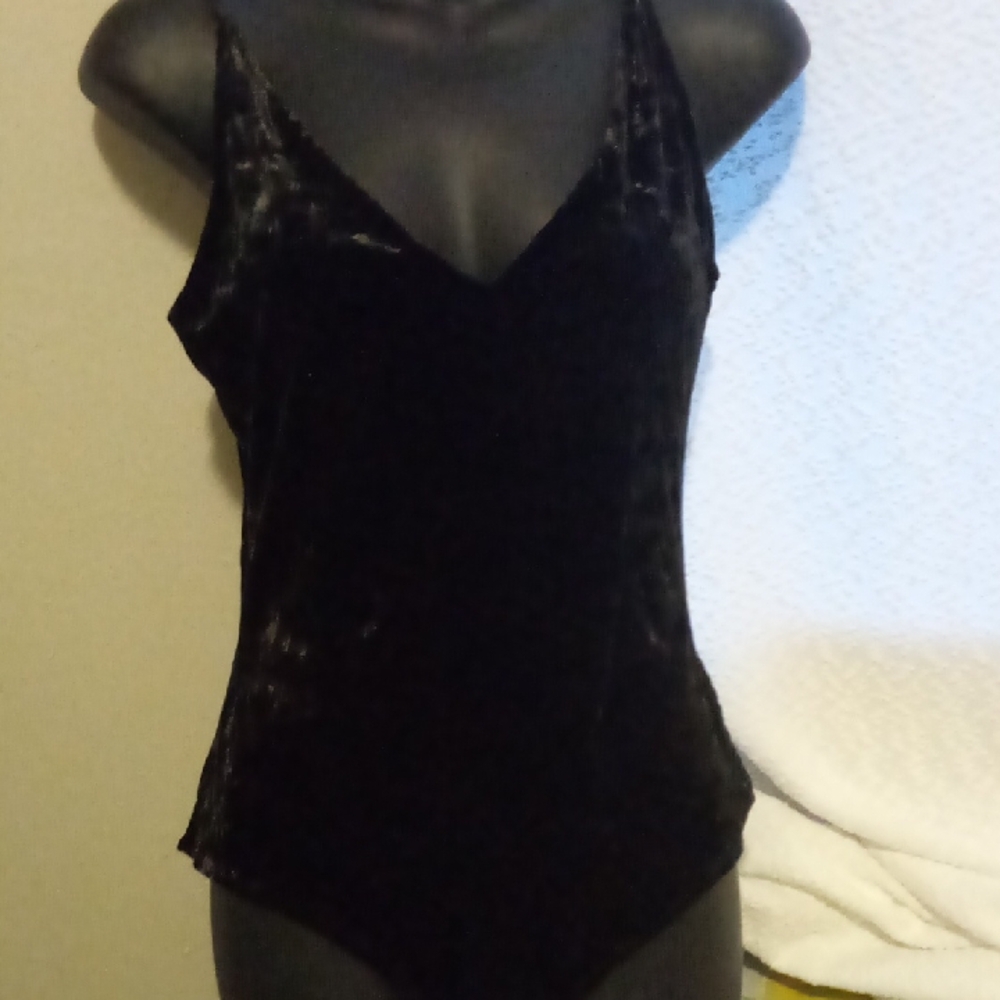 Elegant Black Velvet Women's Top